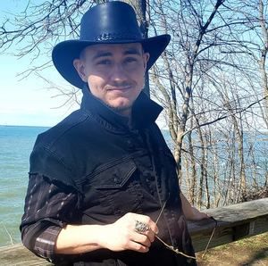 Meet your Posher, Aaron